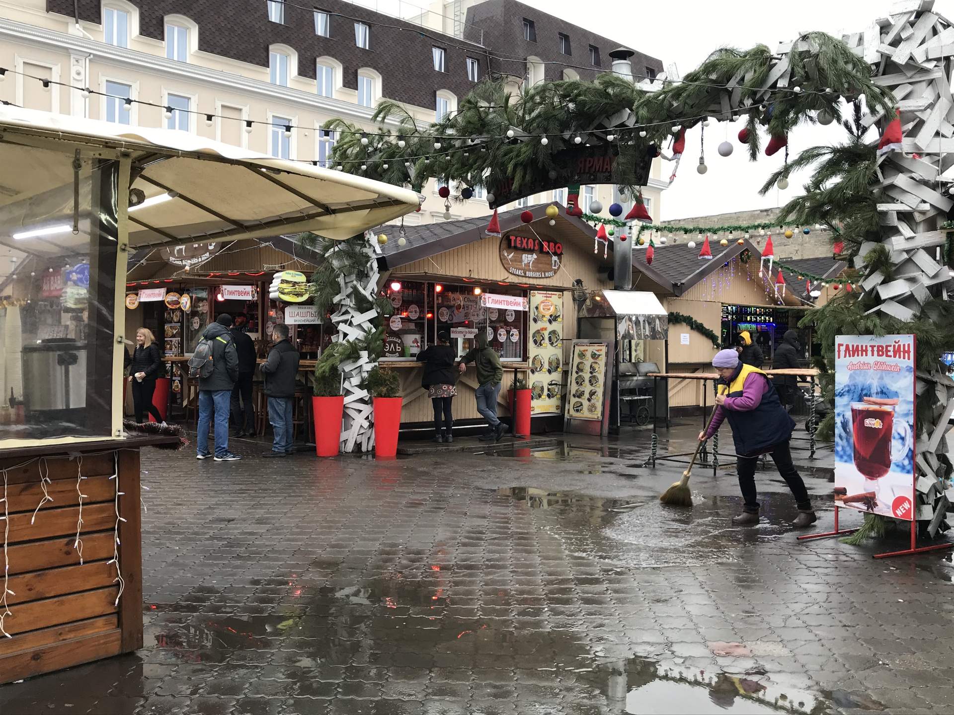 Тепле Різдво: як виглядає головна вулиця Одеси в святковий день