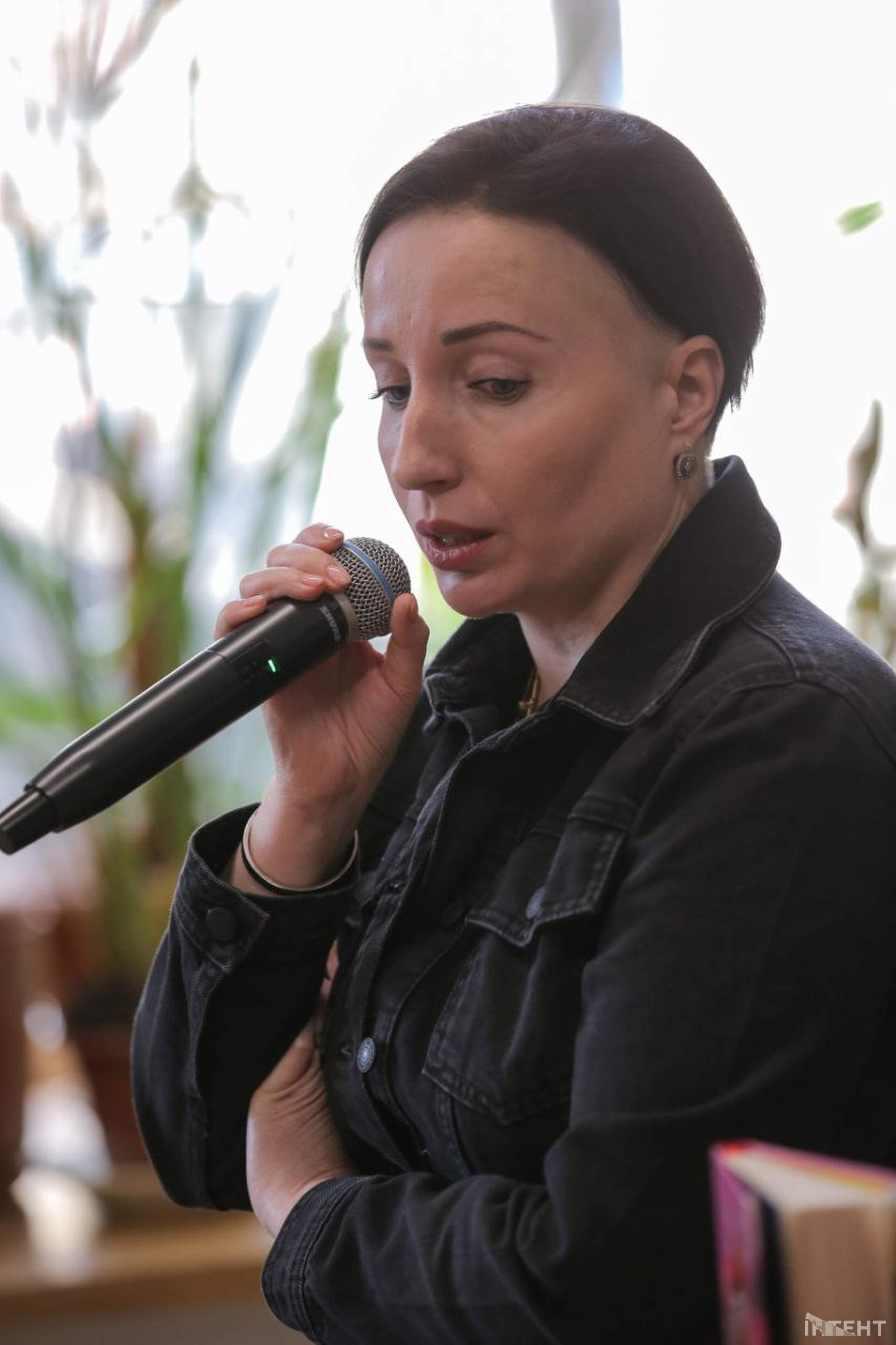 Лауреатка Шевченківської премії прочитала свої вірші на зустрічі з одеситами