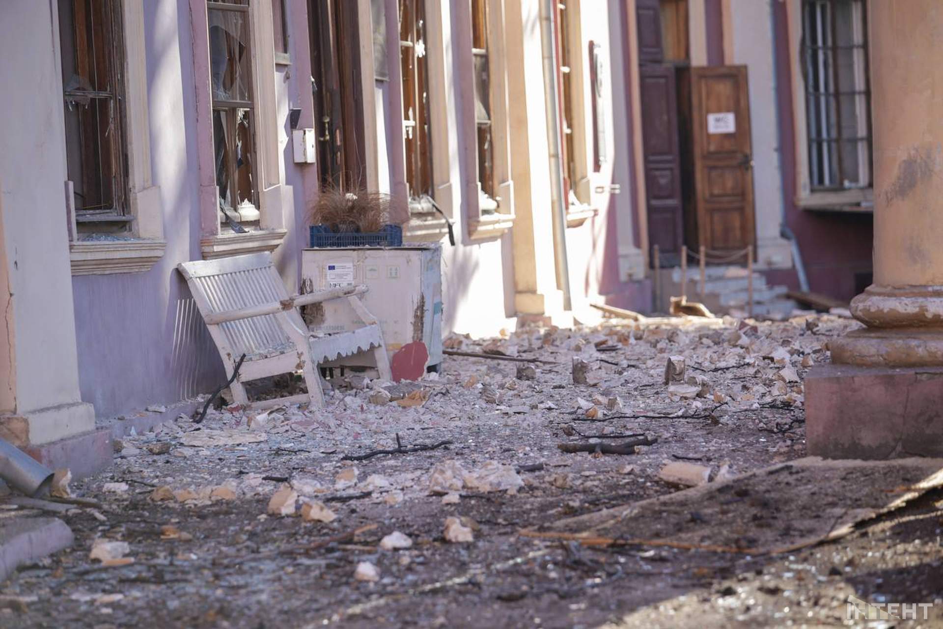 Одеський художній музей після "привітання" від росіян у світлинах Інтента