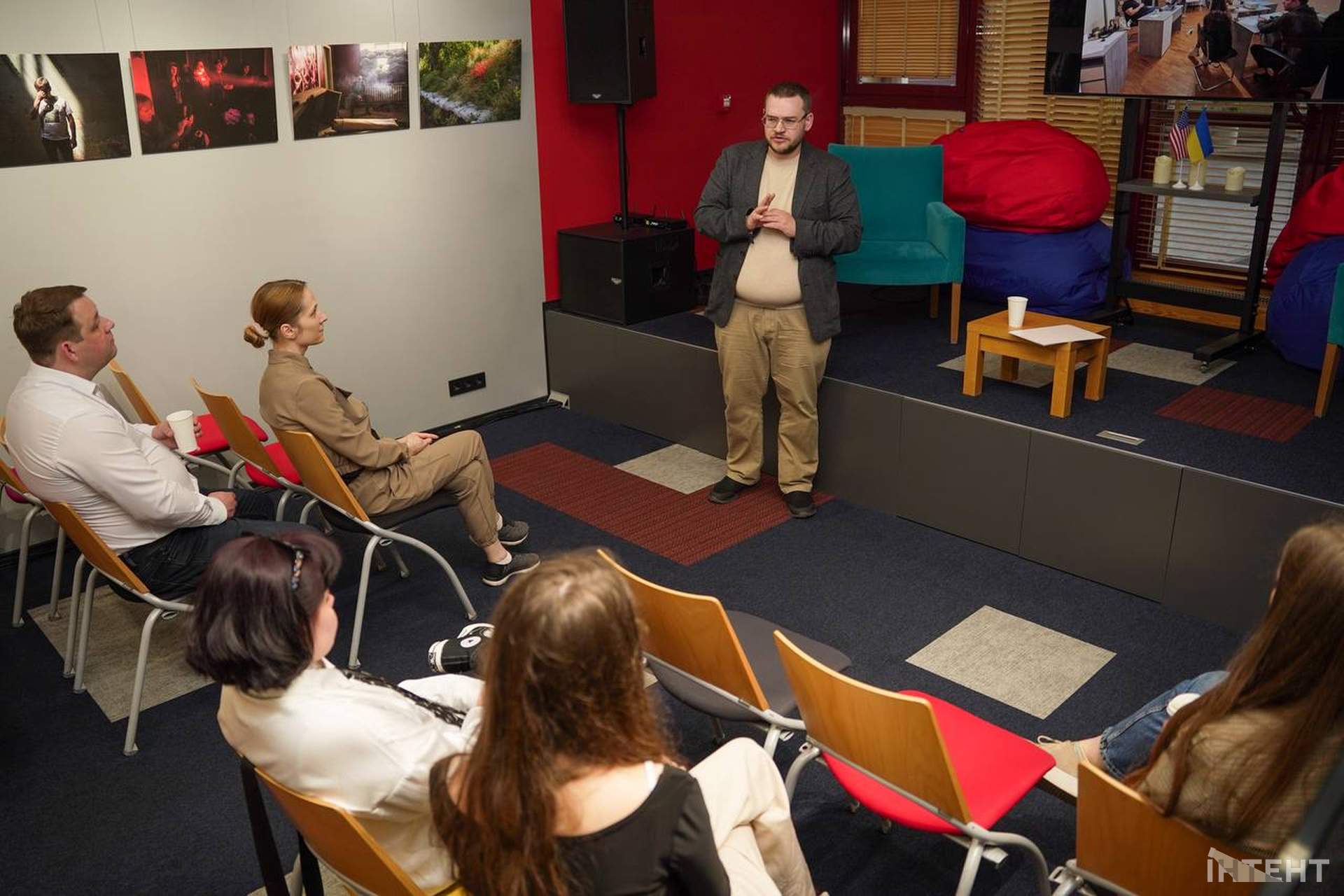 Інтент випустив перших студентів власної медіашколи