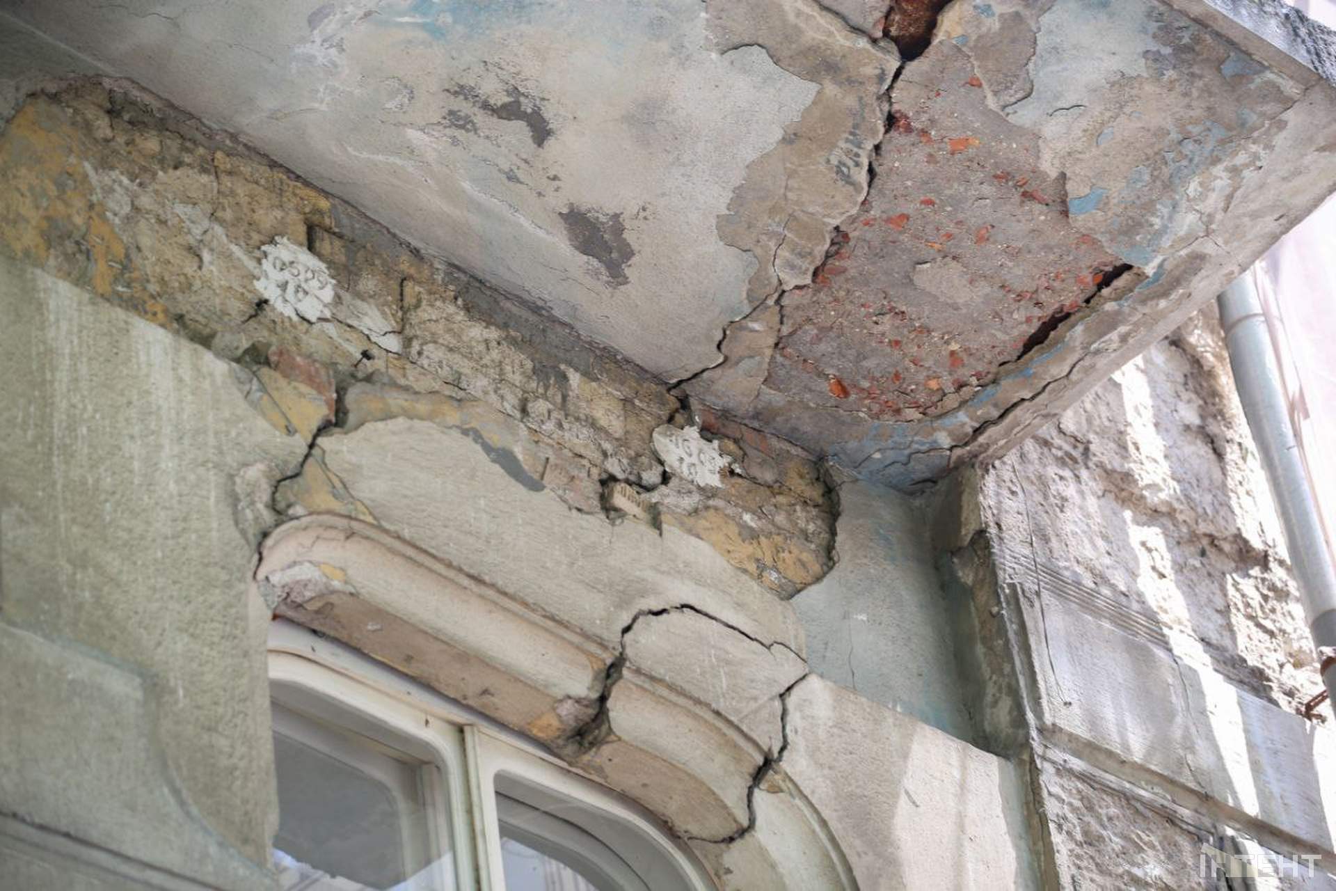 Мешканці пам'ятки архітектури в Одесі влаштували перформанс