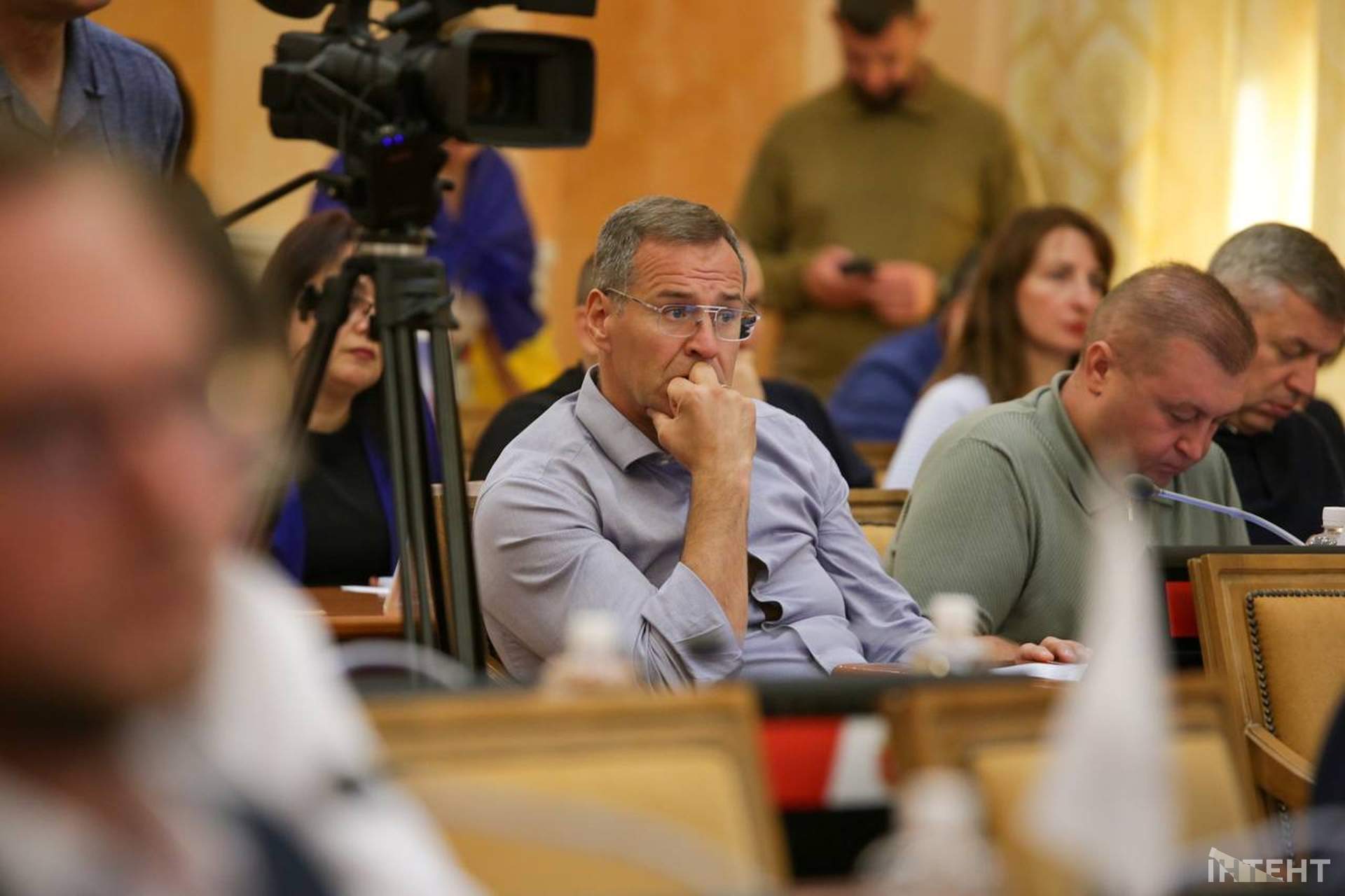 Бурхлива сесія та мітинг у світлинах Інтента