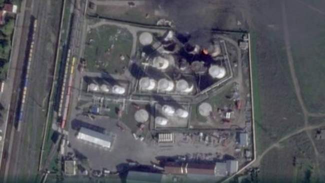 Супутниковий знімок пожежі 17 жовтня. ФОТО: Радіо Свобода