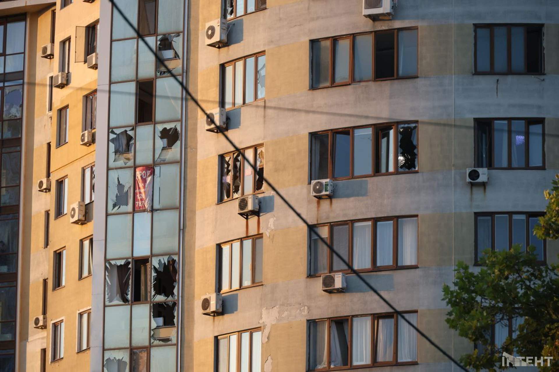 Палац спорту та три людини постраждали в Одесі від російської атаки