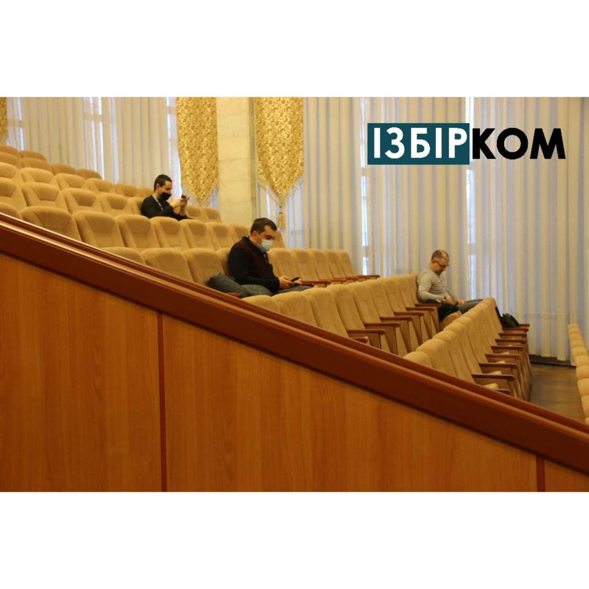 День двох сесій: як проходять засідання в Одеських обласній та районній радах
