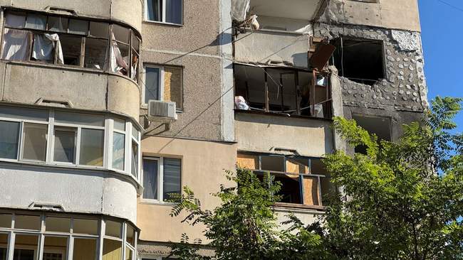 Последствия атаки в Херсоне. ФОТО: suspilne.media
