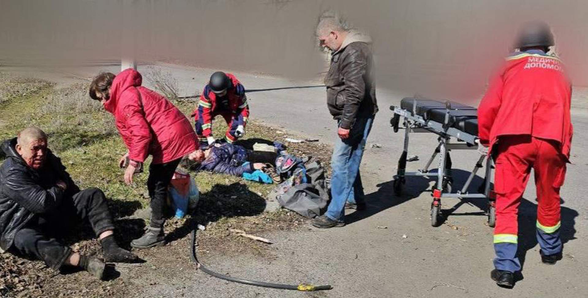 російський дрон вдарив по маршрутці у Херсоні: є багато поранених