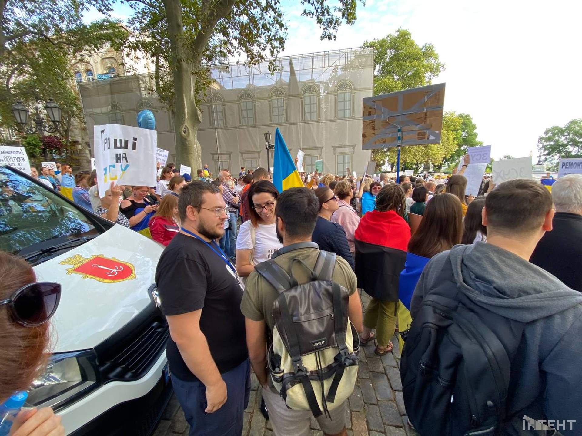"В першу чергу - ЗСУ": в Одесі вже майже два тижні протестують проти несвоєчасних тендерів