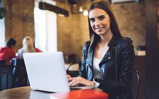 Заявки приймаються до 28 січня: деяким українцям роздадуть безкоштовні ноутбуки