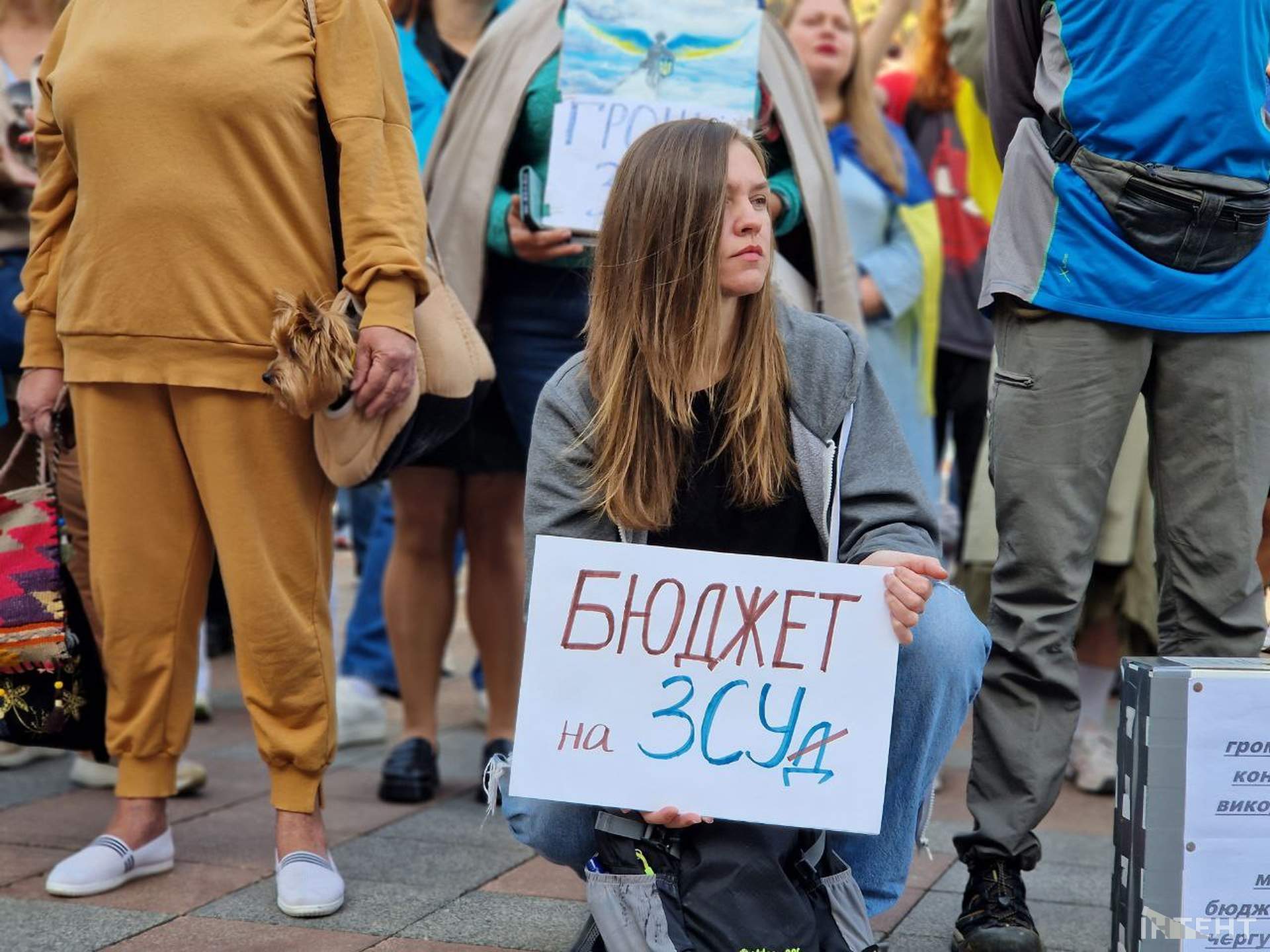 Одесити шосту суботу поспіль зібралися під будівлею мерії на акцію протесту