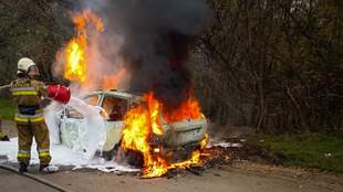 На Миколаївщині на ходу загорілась автівка та виникла пожежа у багатоповерхівці