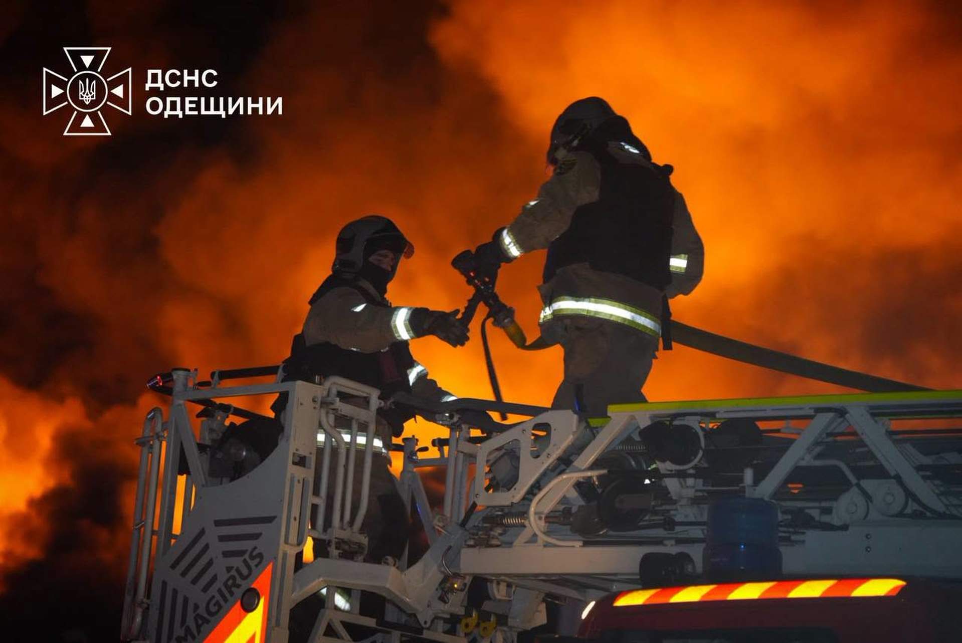 Після удару по складах біля Одеси через задимлення перевірили повітря