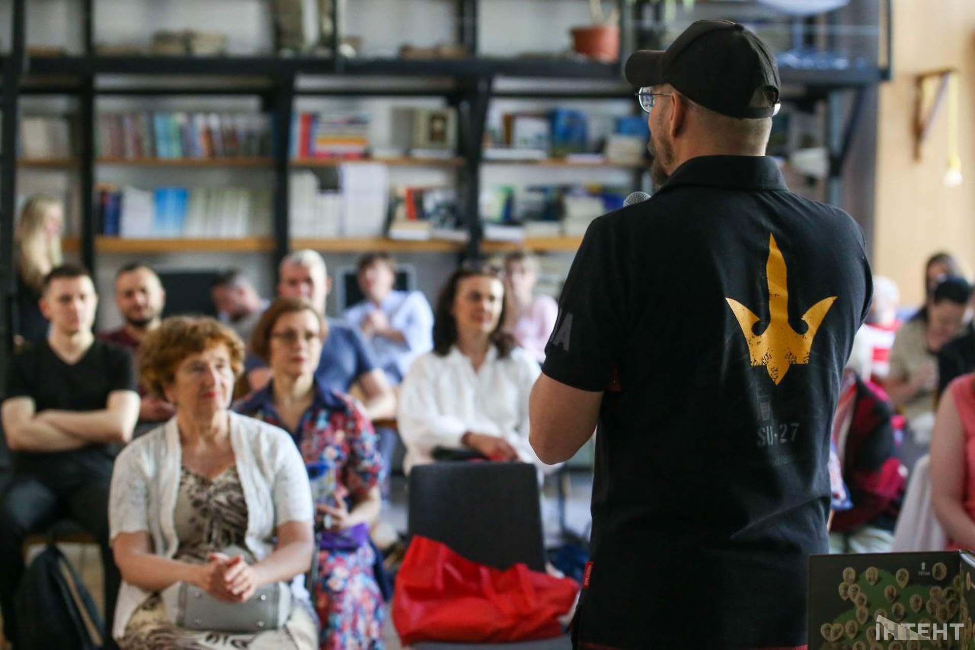 Тихо начитаний: в одеській бібліотеці показали стендап-комедію