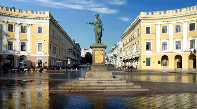 Military officials called for the date of Odessa's founding in 1794 to be abandoned