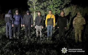 Жителя Одесской области задержали по подозрению в попытке перевезти пятерых мужчин за границу