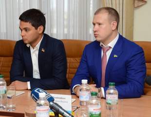 НАБУ розшукує одеських ексдепутатів, які розкрадали майно "Дунайського пароплавства"
