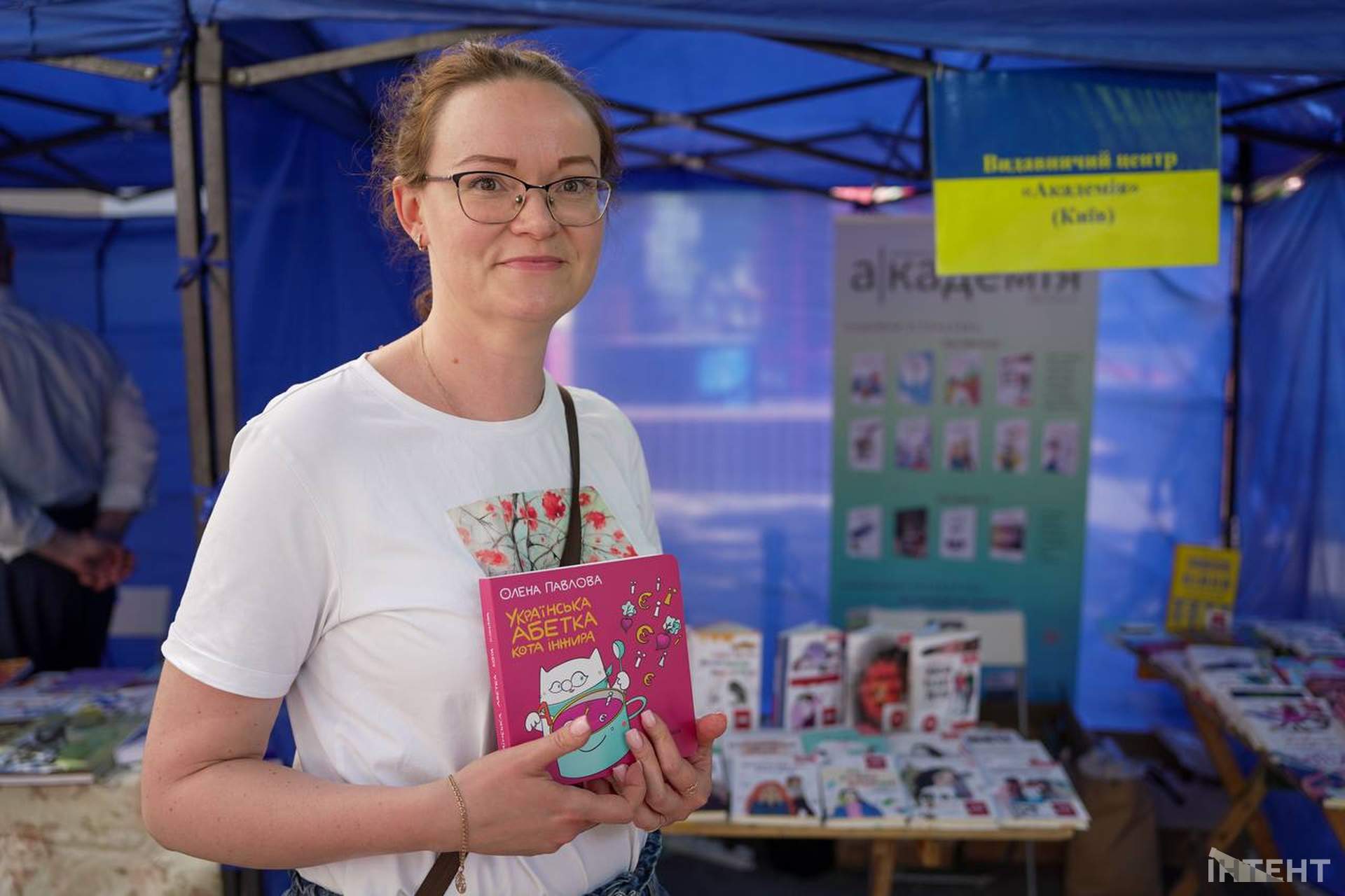 Одеська бібліотека прийняла ювілейну виставку-форум "Українська книга на Одещині"