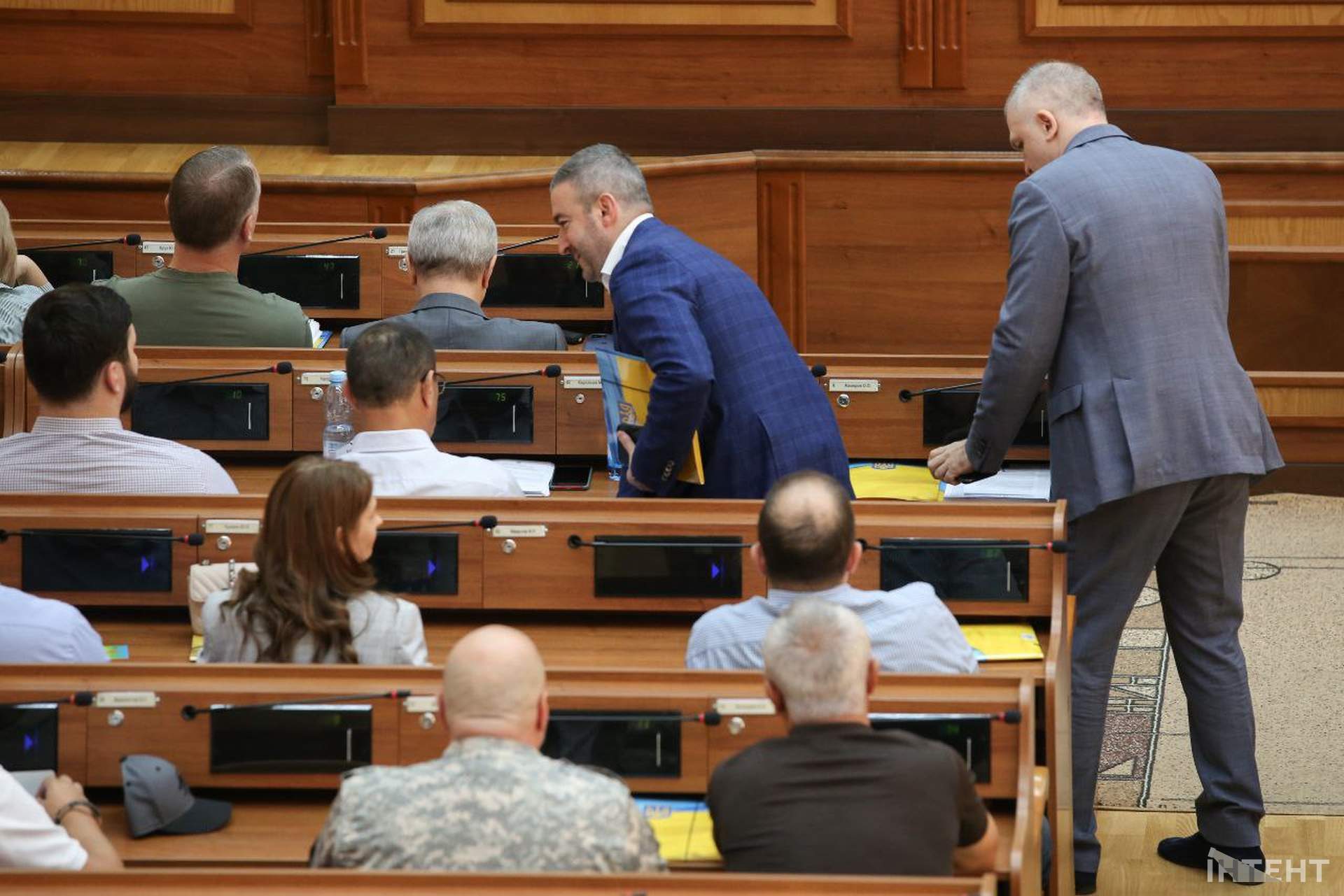 Позачергова сесія Одеської обласної ради в об'єктиві ІзбірКома