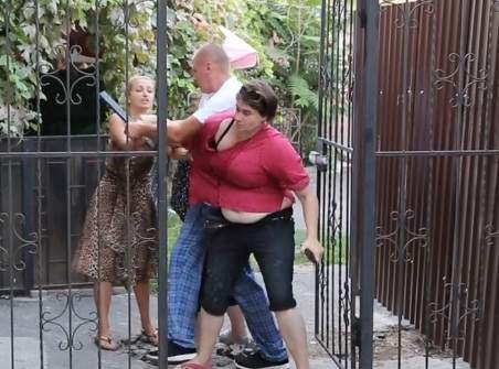 Одесской активистке пришлось скрываться от нападавших в кабинете регистратора бюро судмедэкспертизы