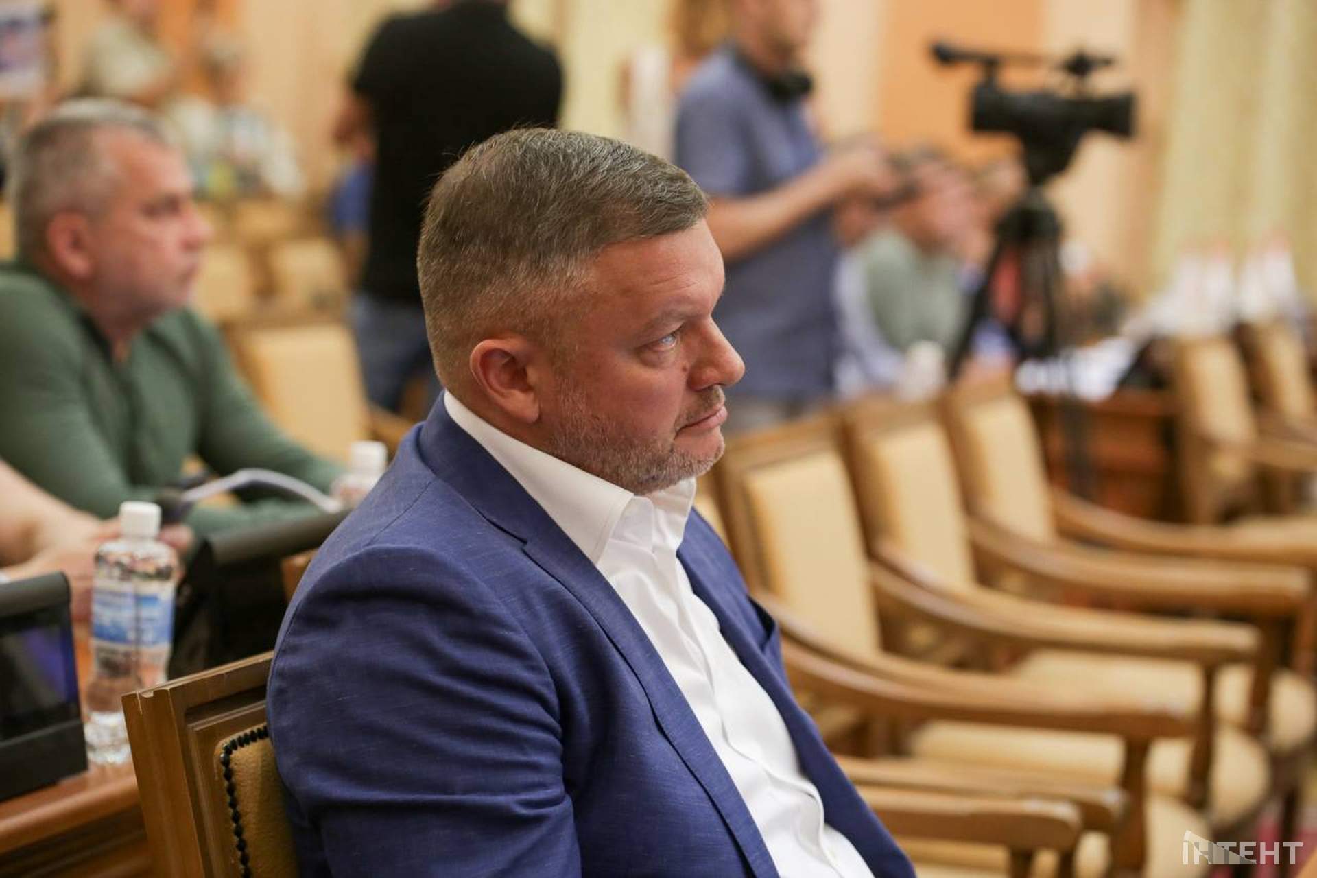 Бурхлива сесія та мітинг у світлинах Інтента
