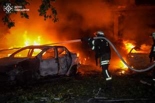 Russian attack in Odesa sets cars on fire in parking lot and injures a man