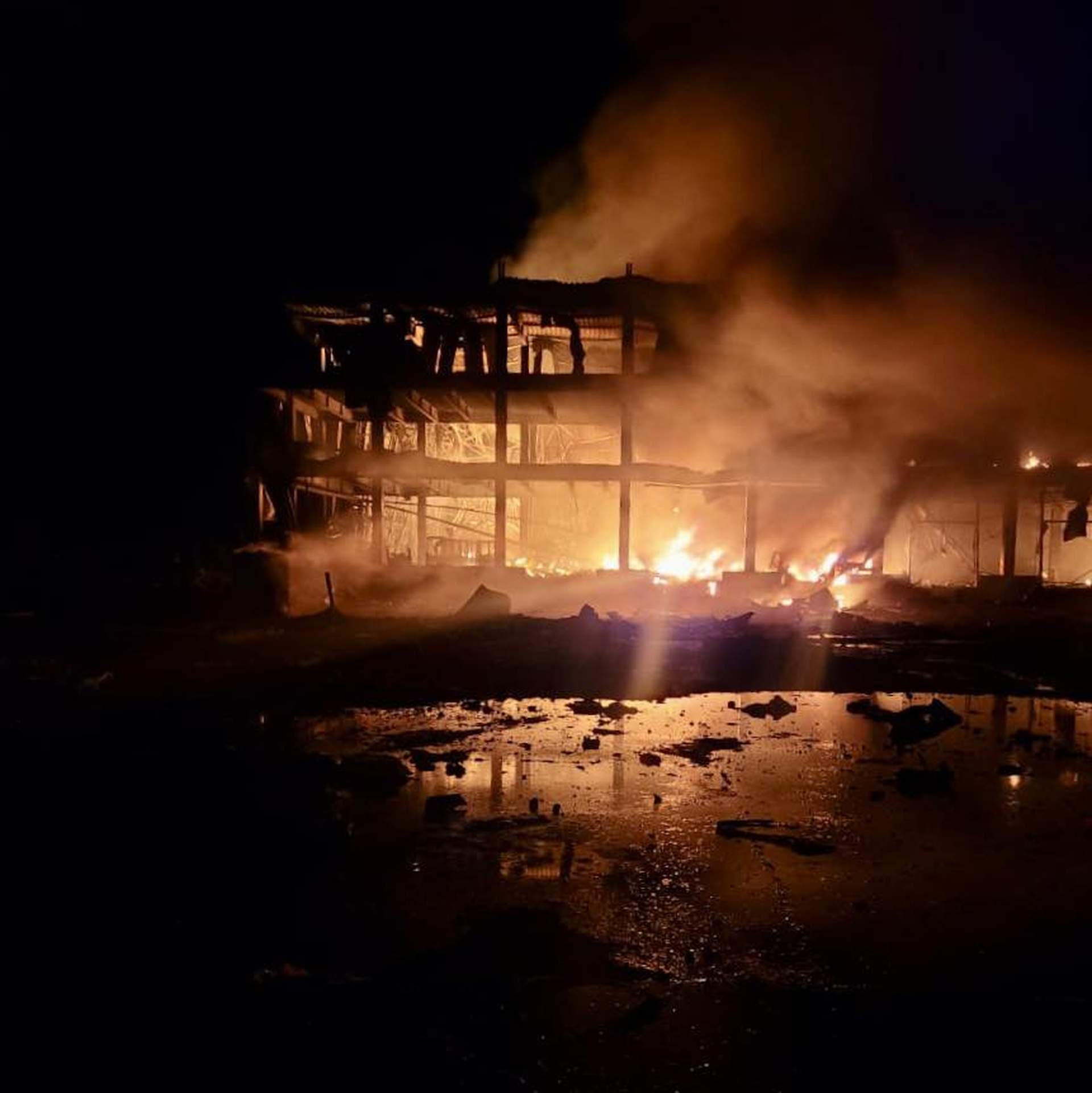 Ворожі ракети знищили базу відпочинку та склад Червоного Хреста на Одещині