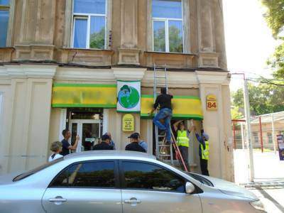 "Одесреклама" заплатит более 3 млн грн за демонтаж нелегальных билбордов