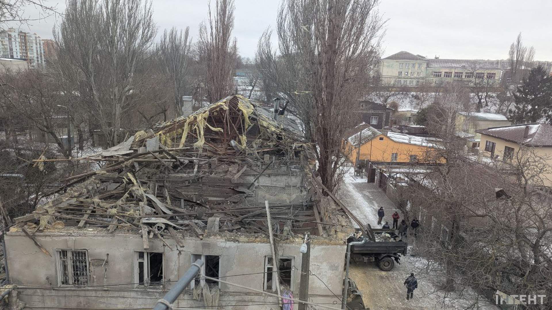 В  Одесі через ворожу атаку постраждали 20 будинків та поранено двох містян