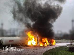 В Херсоне оккупанты дроном атаковали автозаправочную станцию