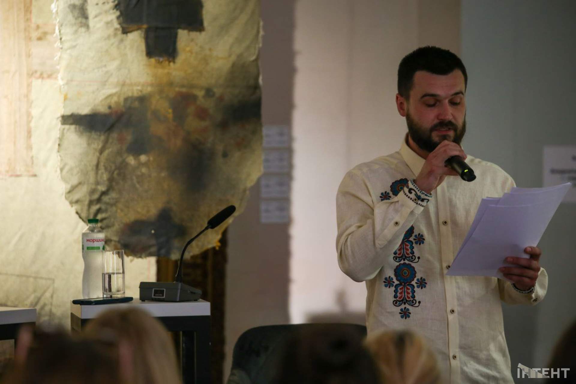 "Надламаний голос моря": лауреатка Шевченківської премії та одеський поет читали вірші