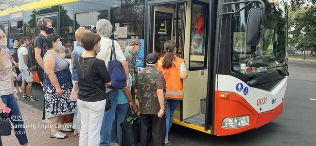 В Одесі сформували посадочні команди для дотримання карантинних обмежень в транспорті