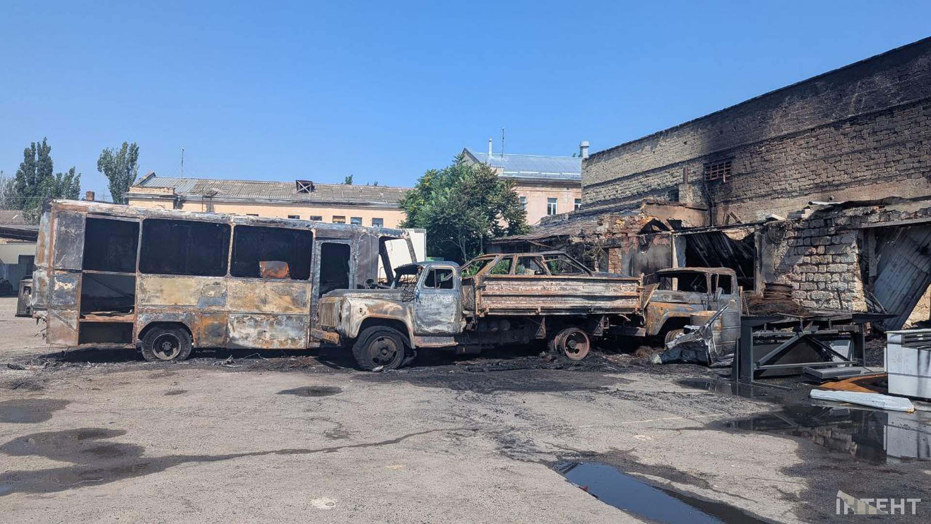 Пожежі та смерть: росіяни вночі атакували Одесу дронами