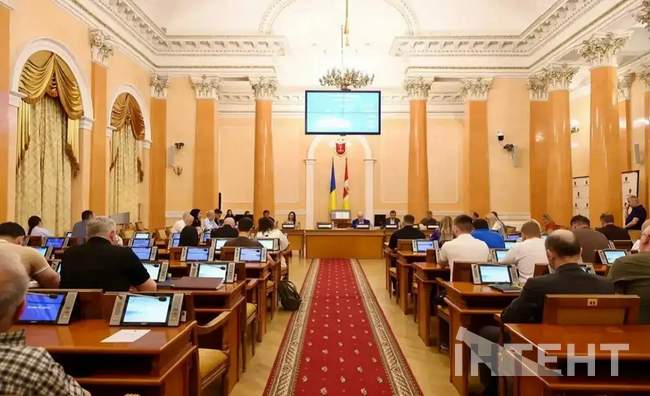 Ветерани у виконком: Одеську міську раду позачергово скликали на сесію