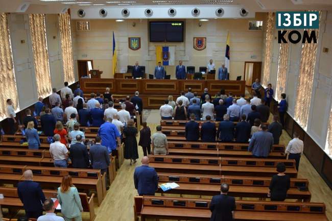 Пам'ять про Ройтбурда, гендерні суперечки та дебати про рибу: чим запам'яталася VIII сесія Одеської облради