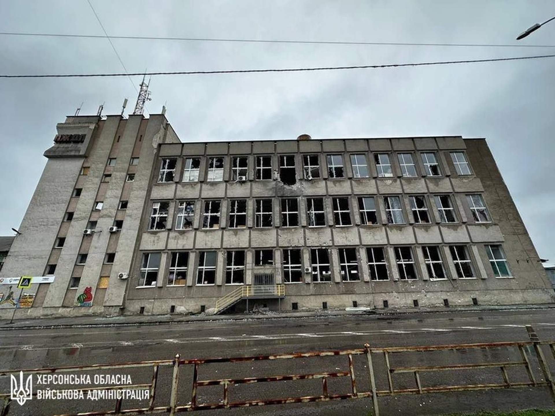 Окупанти атакували лікарню та відділення пошти у Херсоні