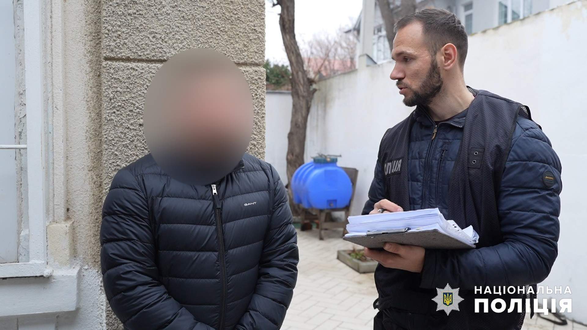 В Одесі людей тримали у підвалі та змушували жебракувати