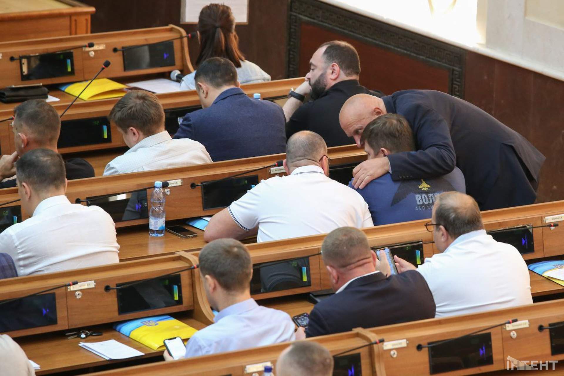 Позачергова сесія Одеської обласної ради в об'єктиві ІзбірКома