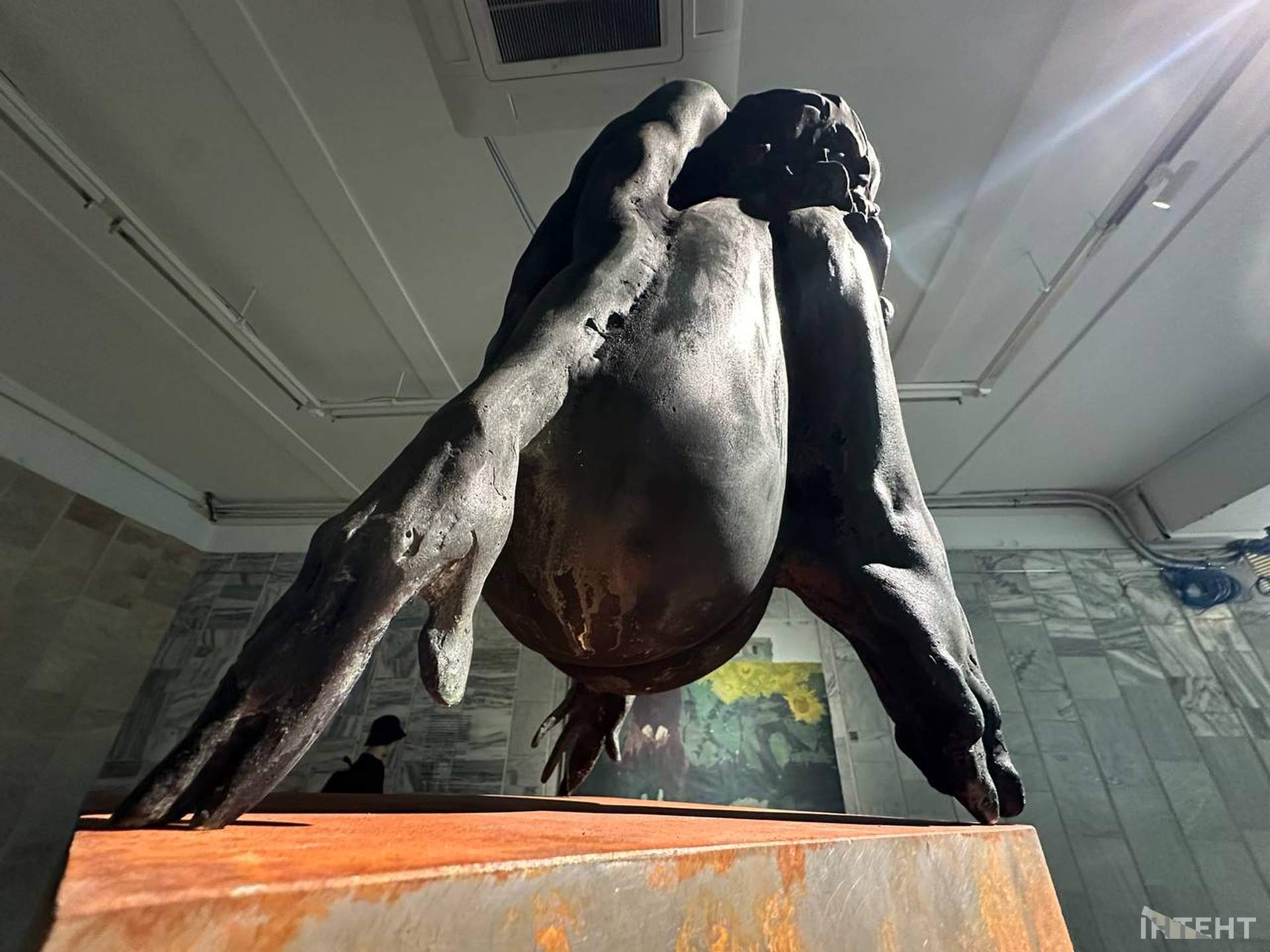 Є й одесити: у Львові стартувала художня виставка на три поверхи