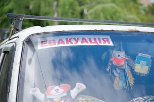 Двох мешканців Берислава вивезли з-під обстрілів