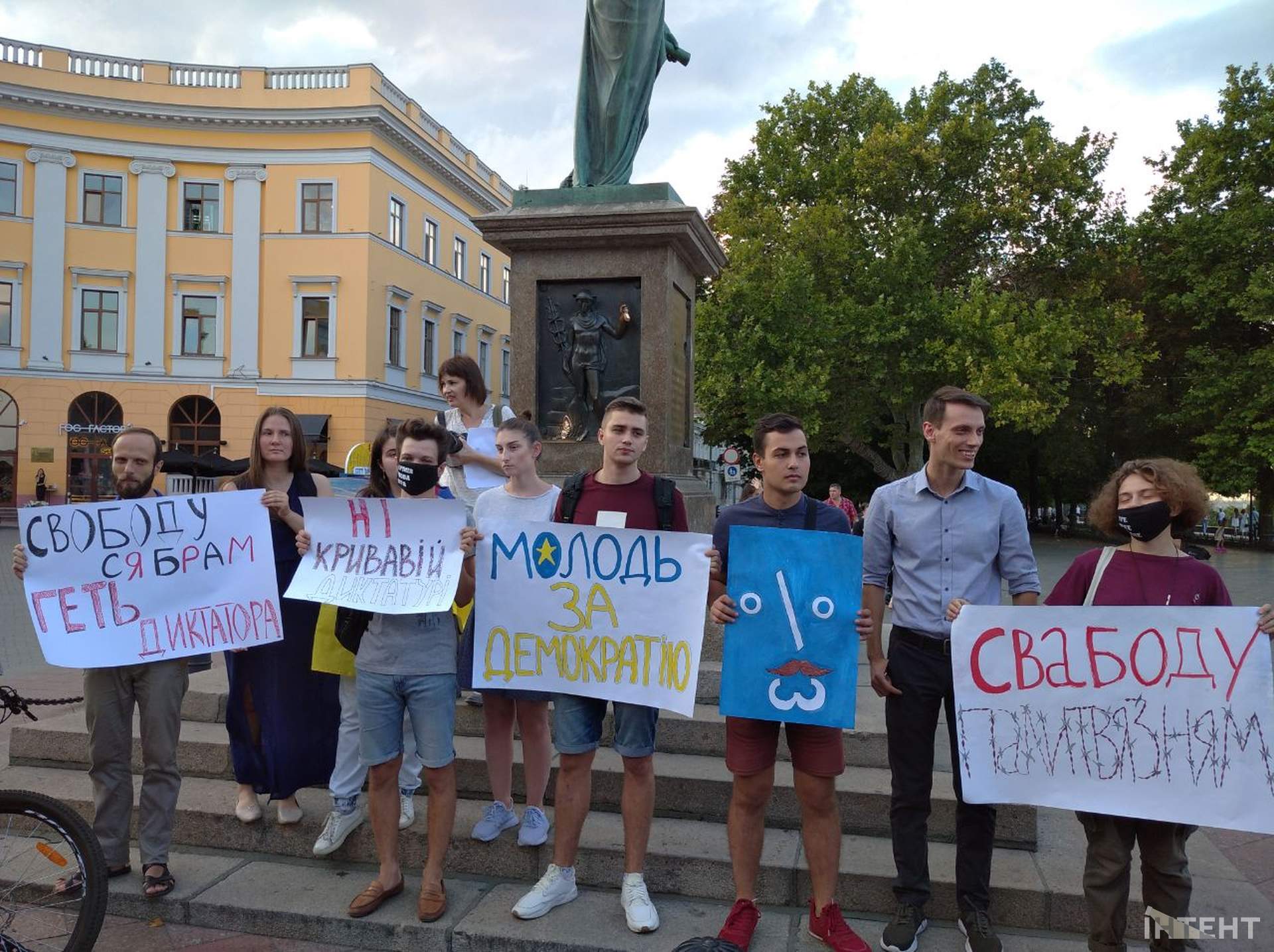 "Жыве Беларусь": в Одесі підтримали акції білорусів за чесні вибори