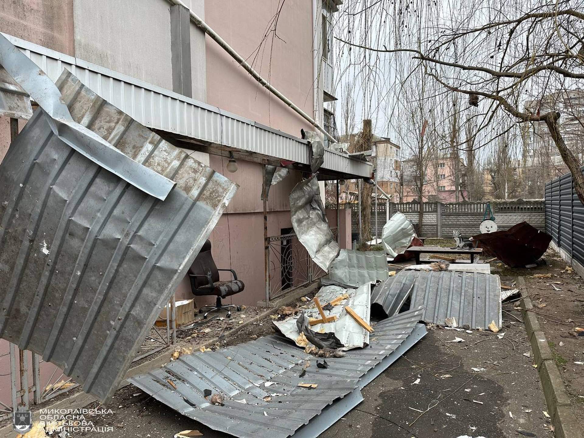 Миколаїв зазнав масованої ворожої атаки: евакуювали 200 людей