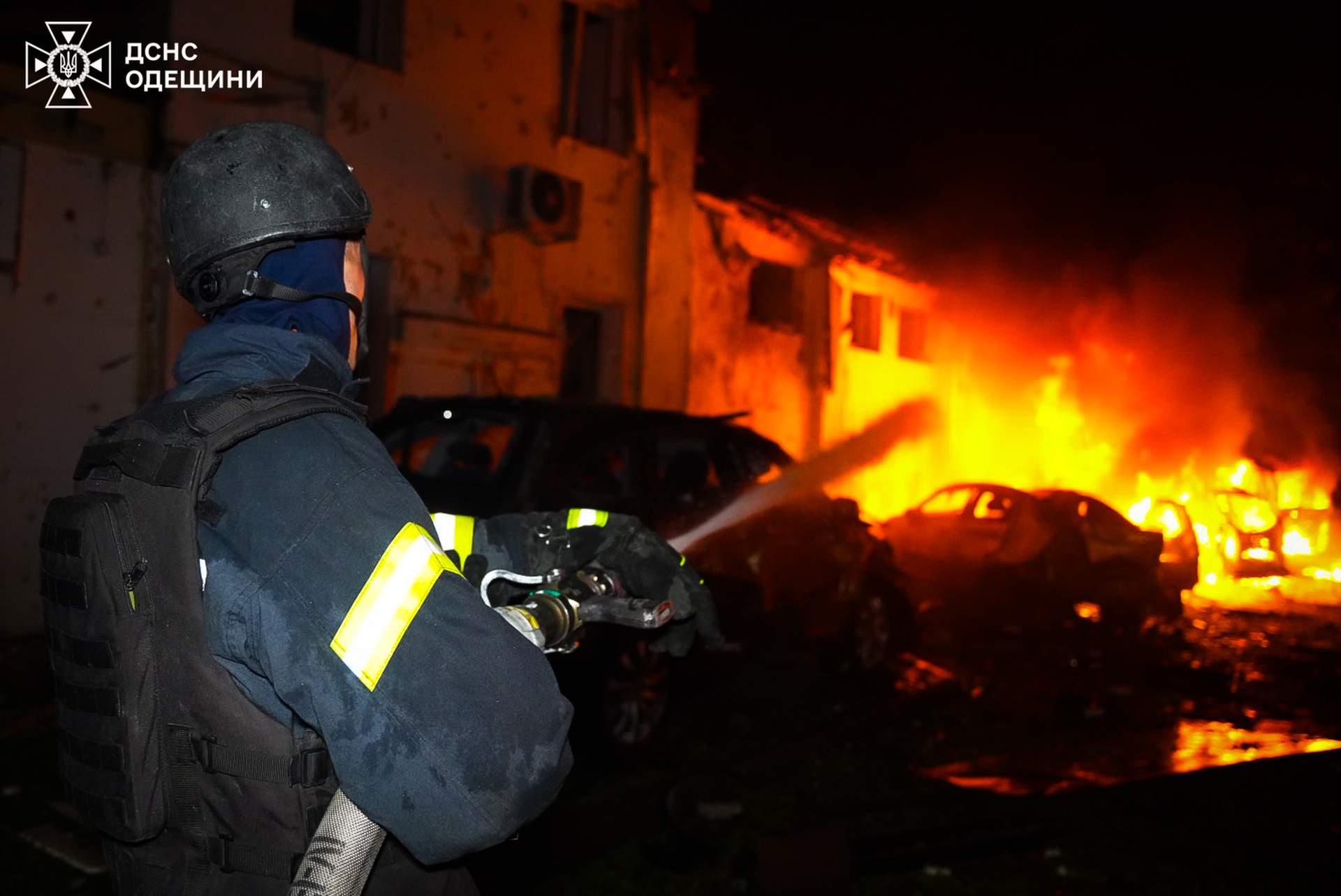 Вночі росіяни вбили в Одесі двох людей й поцілили в пологовий будинок