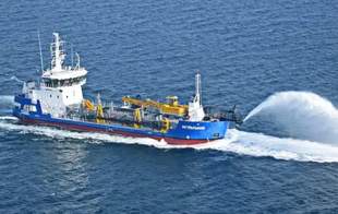 Адміністрація морпортів підняла судно, що підірвалося в гирлі Бистрому