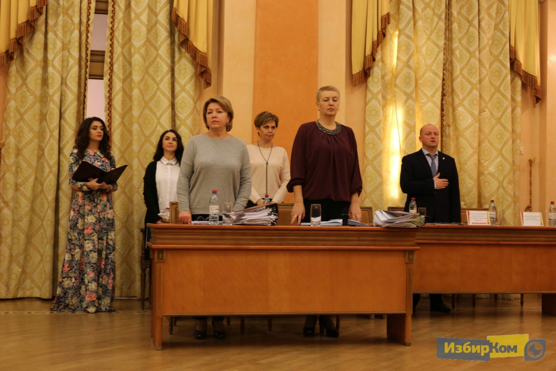 Сессия Одесского городского совета: розы депутатам и более ста вопросов повестки дня