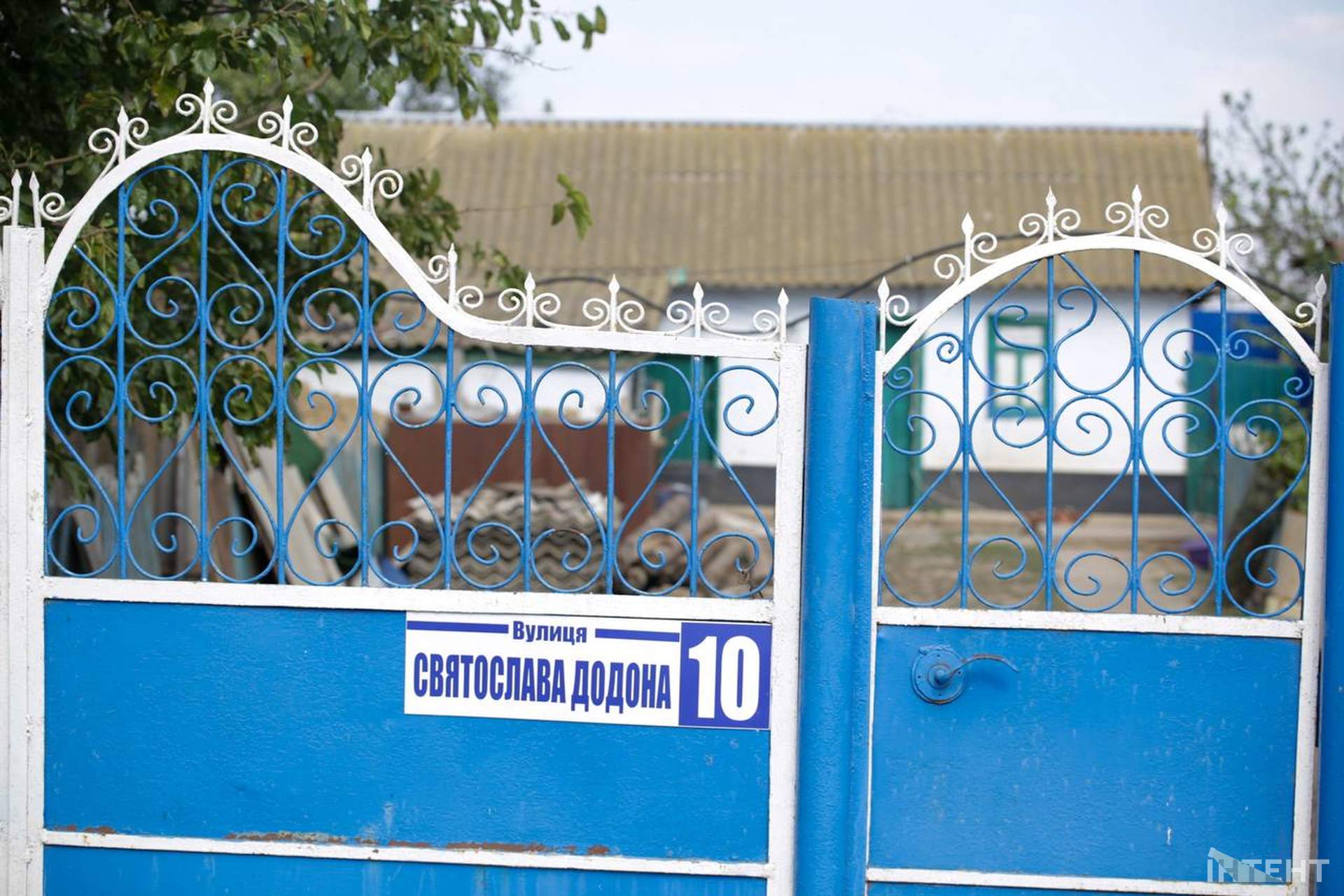 Рятувальники Одещини замінили таблички на вулиці, названій на честь загиблого колеги