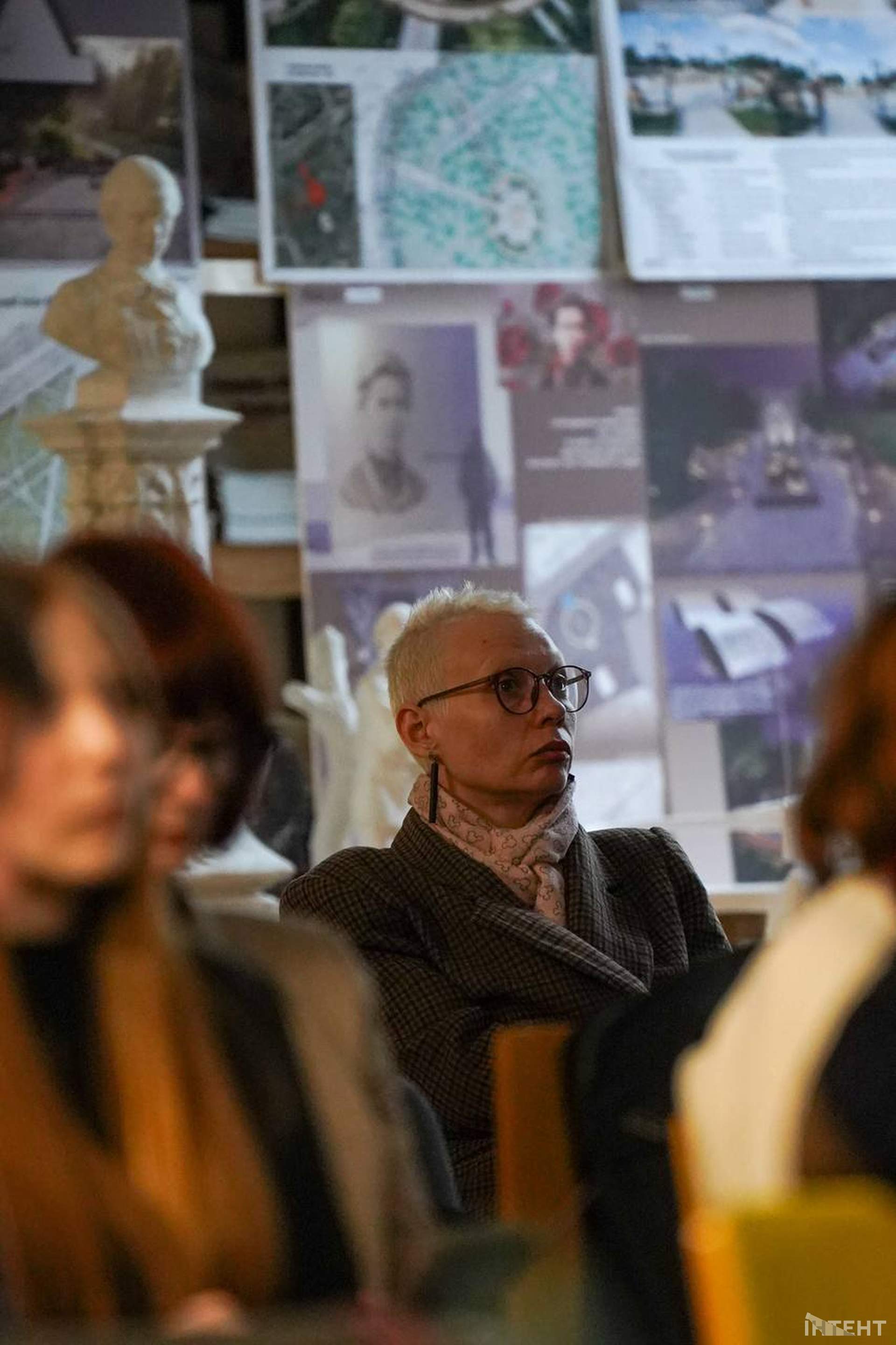 Дискусії, плагіат і 300 тисяч на конкурс: чим закінчились обговорення пам’ятника Лесі Українці