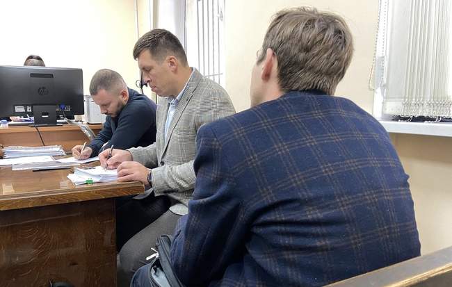 ФОТО: Юлія Химерик з зали суду.