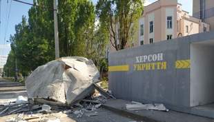 Окупанти вдарили по 38 населених пунктах Херсонщини: восьмеро поранених