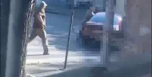 В одеському облТЦК пояснили, що буде з водієм, який "прокотив" військового на капоті