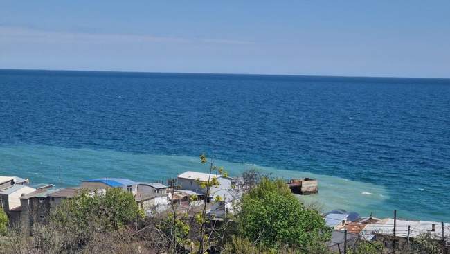 Олійна пляма в морі. ФОТО: Владислав Балінський/facebook